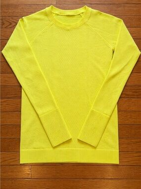 Lululemon Neon Yellow Textured Long Sleeve Top w/ Thumbholes – Size M, 6-8